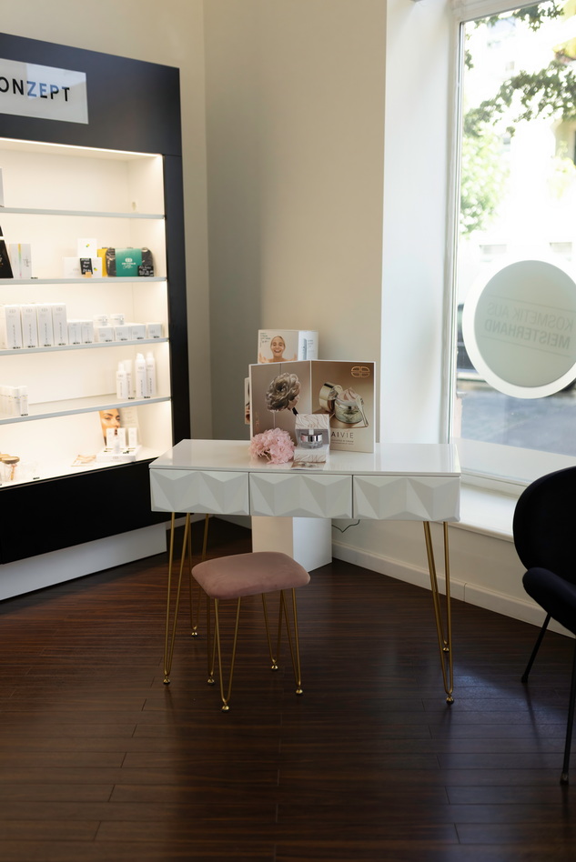 Schminktisch im Kosmetikstudio in Dresden